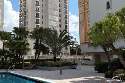 Condominio en venta en Coral Gables, Florida, 3 dormitorios, 130.06 m2 № 2260296 - foto 23