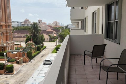 Condominio en venta en Coral Gables, Florida, 3 dormitorios, 130.06 m2 № 2260296 - foto 4