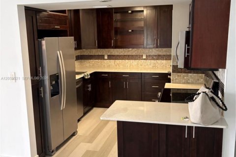 Condominio en venta en Coral Gables, Florida, 3 dormitorios, 130.06 m2 № 2260296 - foto 26