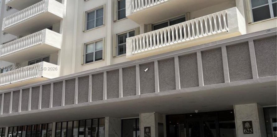 Condominio en Coral Gables, Florida, 3 dormitorios  № 2260296