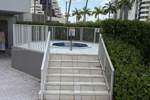 Condominio en venta en Coral Gables, Florida, 3 dormitorios, 130.06 m2 № 2260296 - foto 24