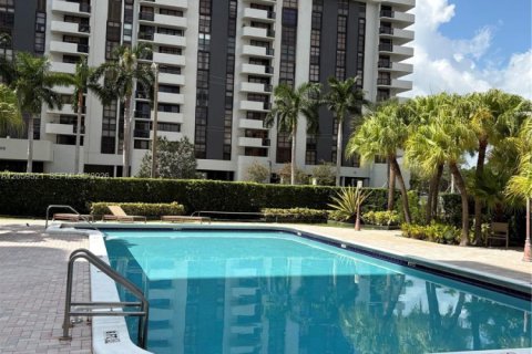 Condominio en venta en Coral Gables, Florida, 3 dormitorios, 130.06 m2 № 2260296 - foto 17