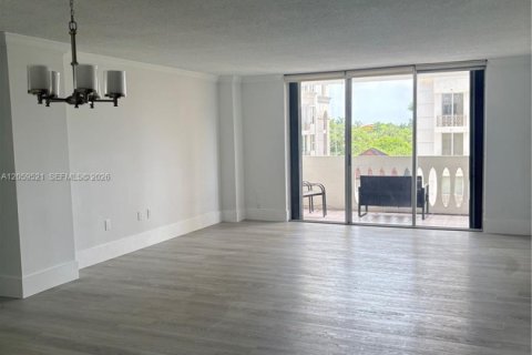 Condominio en venta en Coral Gables, Florida, 3 dormitorios, 130.06 m2 № 2260296 - foto 8