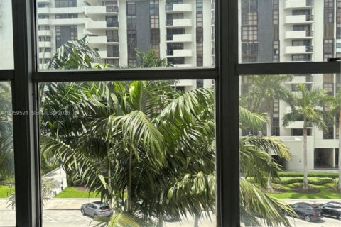 Condominio en venta en Coral Gables, Florida, 3 dormitorios, 130.06 m2 № 2260296 - foto 2