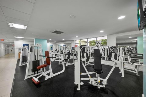 Condominio en alquiler en Hallandale Beach, Florida, 1 dormitorio, 85.01 m2 № 2339930 - foto 24