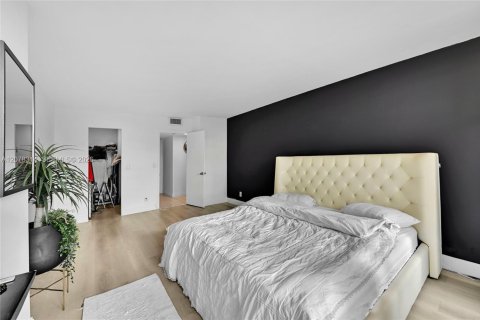 Condominio en alquiler en Hallandale Beach, Florida, 1 dormitorio, 85.01 m2 № 2339930 - foto 6