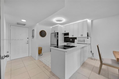 Condominio en Hallandale Beach, Florida, 1 dormitorio № 2339930