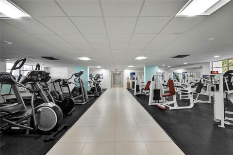 Condominio en alquiler en Hallandale Beach, Florida, 1 dormitorio, 85.01 m2 № 2339930 - foto 25
