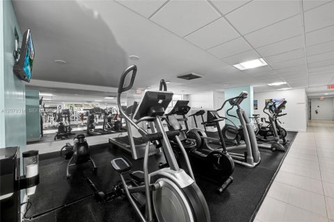 Condominio en alquiler en Hallandale Beach, Florida, 1 dormitorio, 85.01 m2 № 2339930 - foto 23