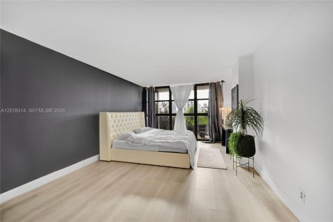 Condominio en alquiler en Hallandale Beach, Florida, 1 dormitorio, 85.01 m2 № 2339930 - foto 7