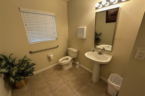 Immobilier commercial à louer à Sanford, Floride: 245.35 m2 № 1659627 - photo 8