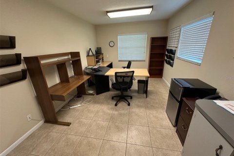 Immobilier commercial à louer à Sanford, Floride: 245.35 m2 № 1659627 - photo 4