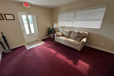 Immobilier commercial à louer à Sanford, Floride: 245.35 m2 № 1659627 - photo 3