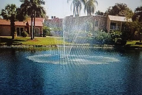 Condominio en alquiler en Doral, Florida, 2 dormitorios, 98.48 m2 № 1969999 - foto 9