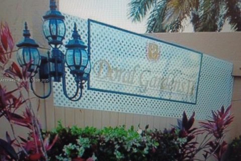 Condominio en alquiler en Doral, Florida, 2 dormitorios, 98.48 m2 № 1969999 - foto 1