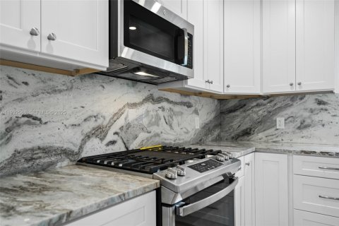 Casa en alquiler en Pompano Beach, Florida, 4 dormitorios, 197.79 m2 № 1990992 - foto 5