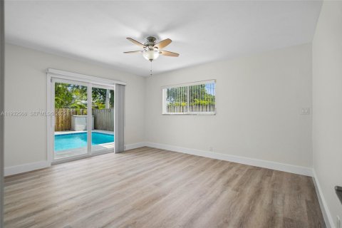 Casa en alquiler en Pompano Beach, Florida, 4 dormitorios, 197.79 m2 № 1990992 - foto 12