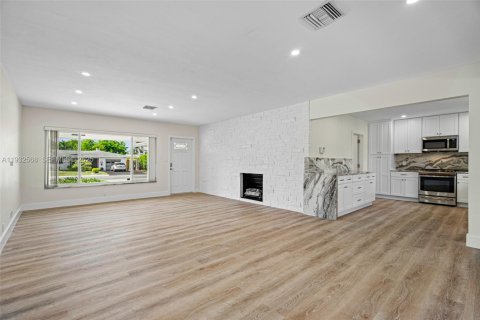 Casa en alquiler en Pompano Beach, Florida, 4 dormitorios, 197.79 m2 № 1990992 - foto 22