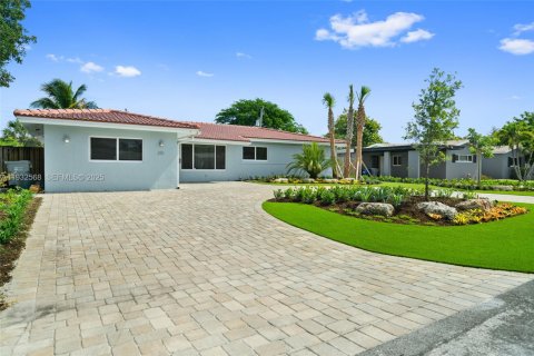 Casa en alquiler en Pompano Beach, Florida, 4 dormitorios, 197.79 m2 № 1990992 - foto 18