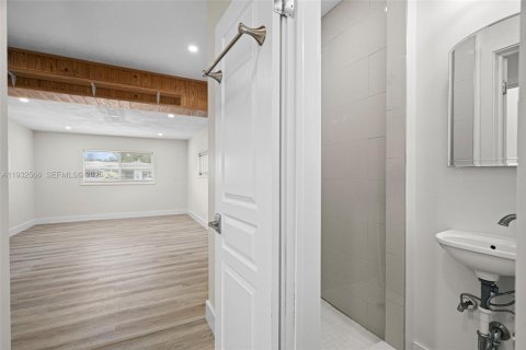 Casa en alquiler en Pompano Beach, Florida, 4 dormitorios, 197.79 m2 № 1990992 - foto 9