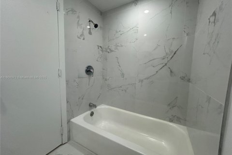 Appartement à louer à Miami, Floride: 1 chambre, 51.1 m2 № 1685948 - photo 6