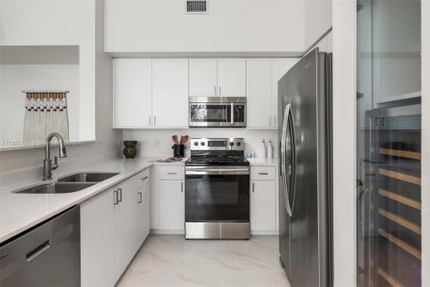 Купить кондоминиум в Майами, Флорида 2 спальни, 105.91м2, № 1858978 - фото 14