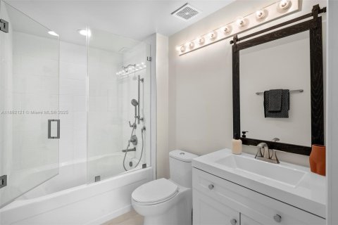 Купить кондоминиум в Майами, Флорида 2 спальни, 105.91м2, № 1858978 - фото 21