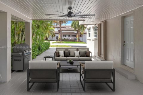 Villa ou maison à louer à Hialeah, Floride: 2 chambres, 102.19 m2 № 2146523 - photo 3