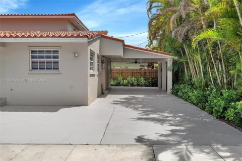 Villa ou maison à Hialeah, Floride 2 chambres, 102.19 m2 № 2146523