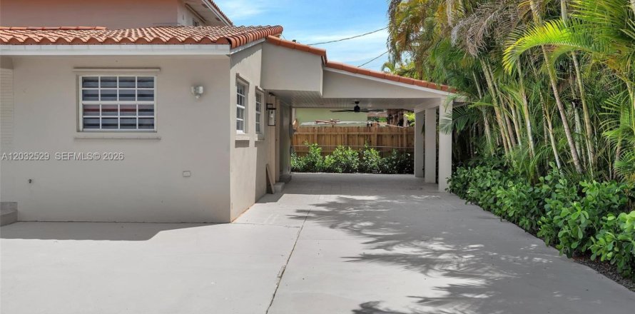 Villa ou maison à Hialeah, Floride 2 chambres, 102.19 m2 № 2146523