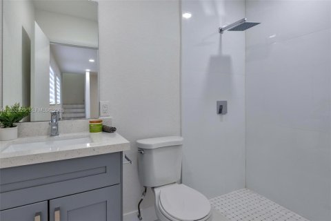 Villa ou maison à louer à Hialeah, Floride: 2 chambres, 102.19 m2 № 2146523 - photo 20