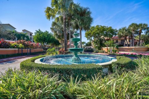 Condo in Juno Beach, Florida, 2 bedrooms  № 977036 - photo 1