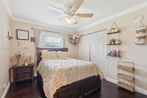 House in Coral Springs, Florida 4 bedrooms, 191.38 sq.m. № 2042447 - photo 20