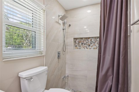 House in Coral Springs, Florida 4 bedrooms, 191.38 sq.m. № 2042447 - photo 28