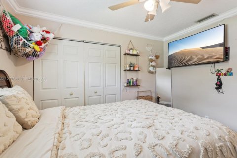 House in Coral Springs, Florida 4 bedrooms, 191.38 sq.m. № 2042447 - photo 21