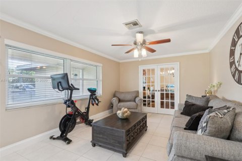 House in Coral Springs, Florida 4 bedrooms, 191.38 sq.m. № 2042447 - photo 5