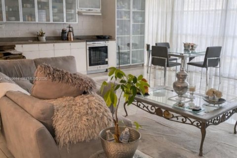 Condo à Hallandale Beach, Floride, 2 chambres  № 2057584