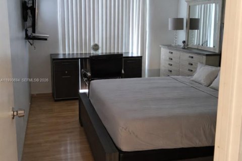 Condominio en venta en Hallandale Beach, Florida, 2 dormitorios, 112.41 m2 № 2057584 - foto 4