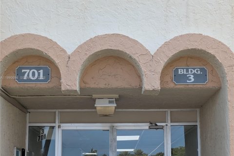 Condominio en venta en Hallandale Beach, Florida, 2 dormitorios, 112.41 m2 № 2057584 - foto 12