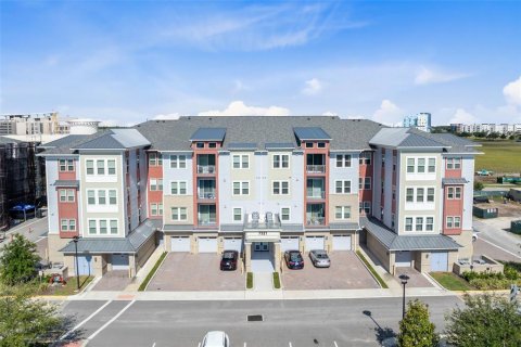 Condominio en venta en Orlando, Florida, 3 dormitorios, 167.13 m2 № 2137905 - foto 2