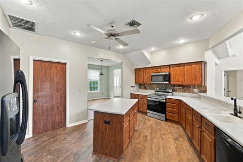 Villa ou maison à vendre à Lake Mary, Floride: 5 chambres, 322.84 m2 № 2405264 - photo 16