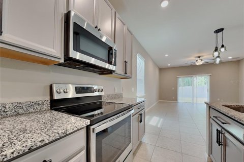 Villa ou maison à louer à Wesley Chapel, Floride: 3 chambres, 147.71 m2 № 2117713 - photo 5