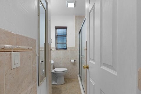 Villa ou maison à vendre à Miami, Floride: 3 chambres, 95.13 m2 № 1978496 - photo 26