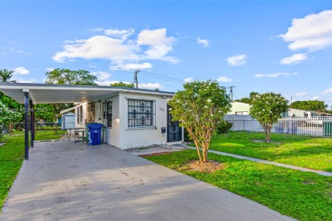 Villa ou maison à vendre à Miami, Floride: 3 chambres, 95.13 m2 № 1978496 - photo 6