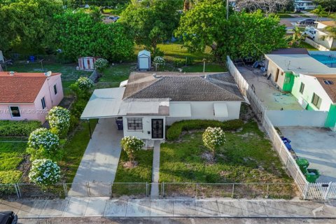 Villa ou maison à vendre à Miami, Floride: 3 chambres, 95.13 m2 № 1978496 - photo 30
