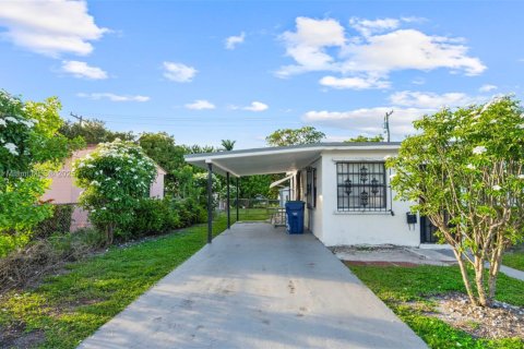 Villa ou maison à vendre à Miami, Floride: 3 chambres, 95.13 m2 № 1978496 - photo 5