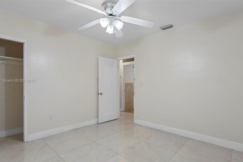 Villa ou maison à vendre à Miami, Floride: 3 chambres, 95.13 m2 № 1978496 - photo 21
