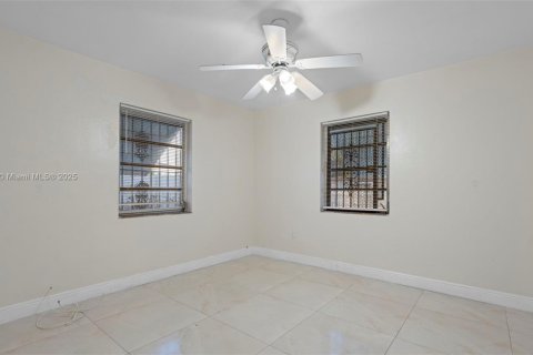 Villa ou maison à vendre à Miami, Floride: 3 chambres, 95.13 m2 № 1978496 - photo 20