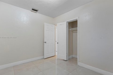 Villa ou maison à vendre à Miami, Floride: 3 chambres, 95.13 m2 № 1978496 - photo 23