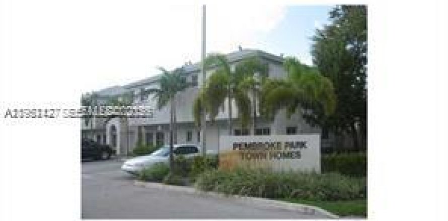 Casa en Pembroke Park, Florida 3 dormitorios, 124.02 m2 № 2007448